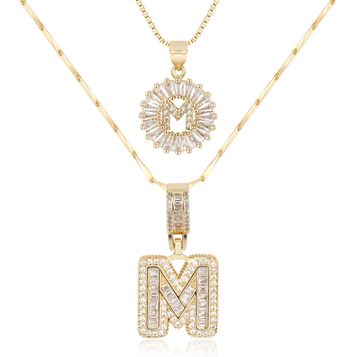 Colliers avec initiale en diamant