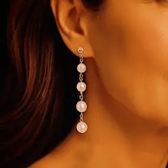 Boucles Pendantes à Perles Blanches