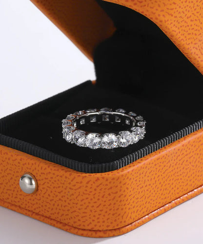 La bague Essence du Luxe