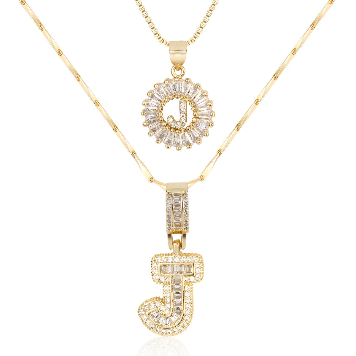 Colliers avec initiale en diamant