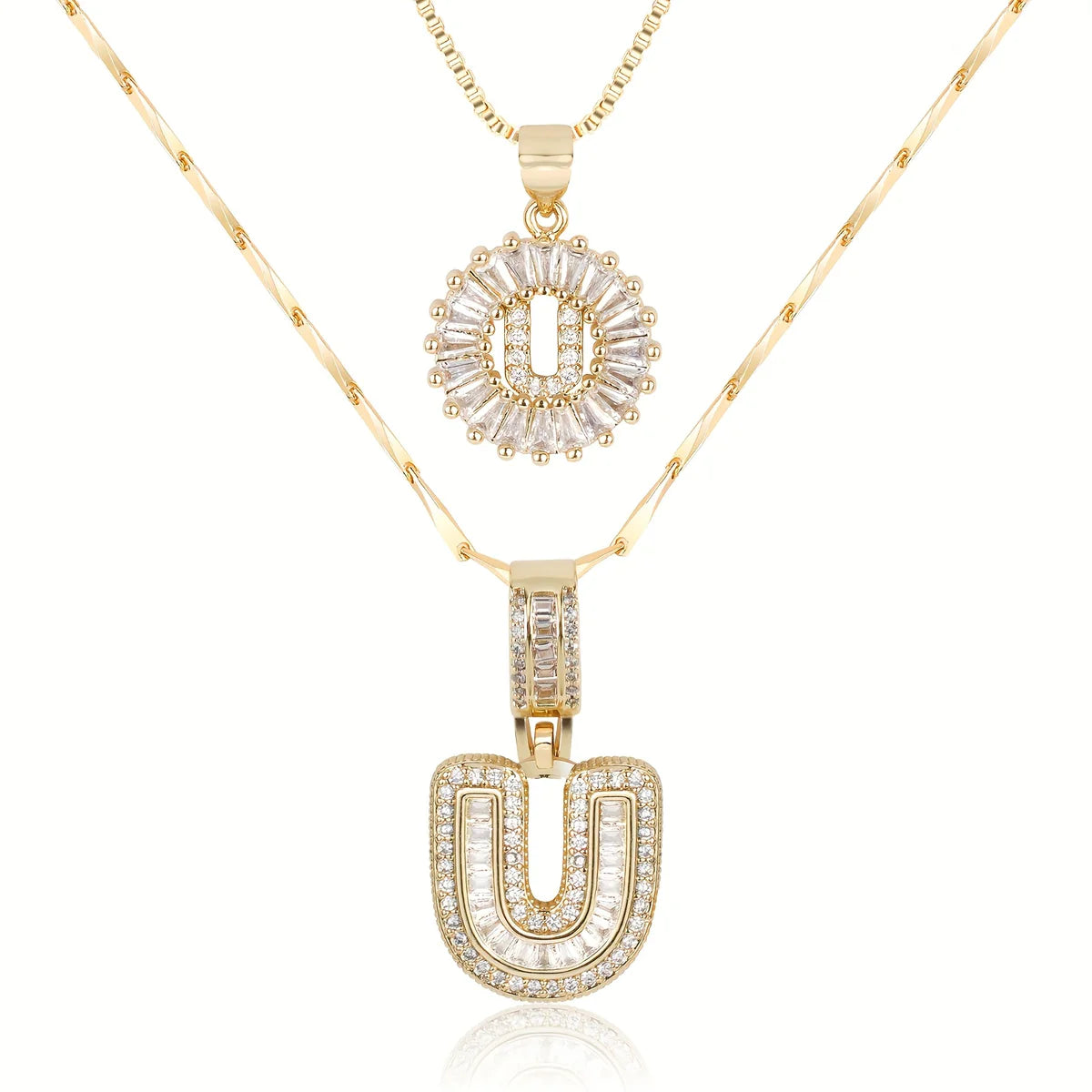 Colliers avec initiale en diamant
