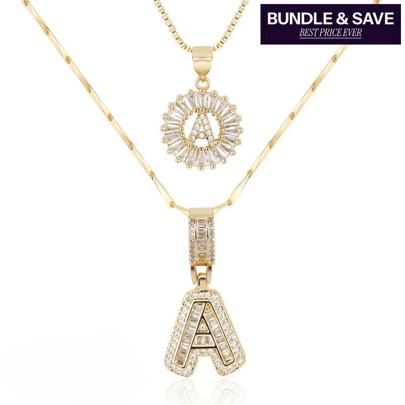 Colliers avec initiale en diamant
