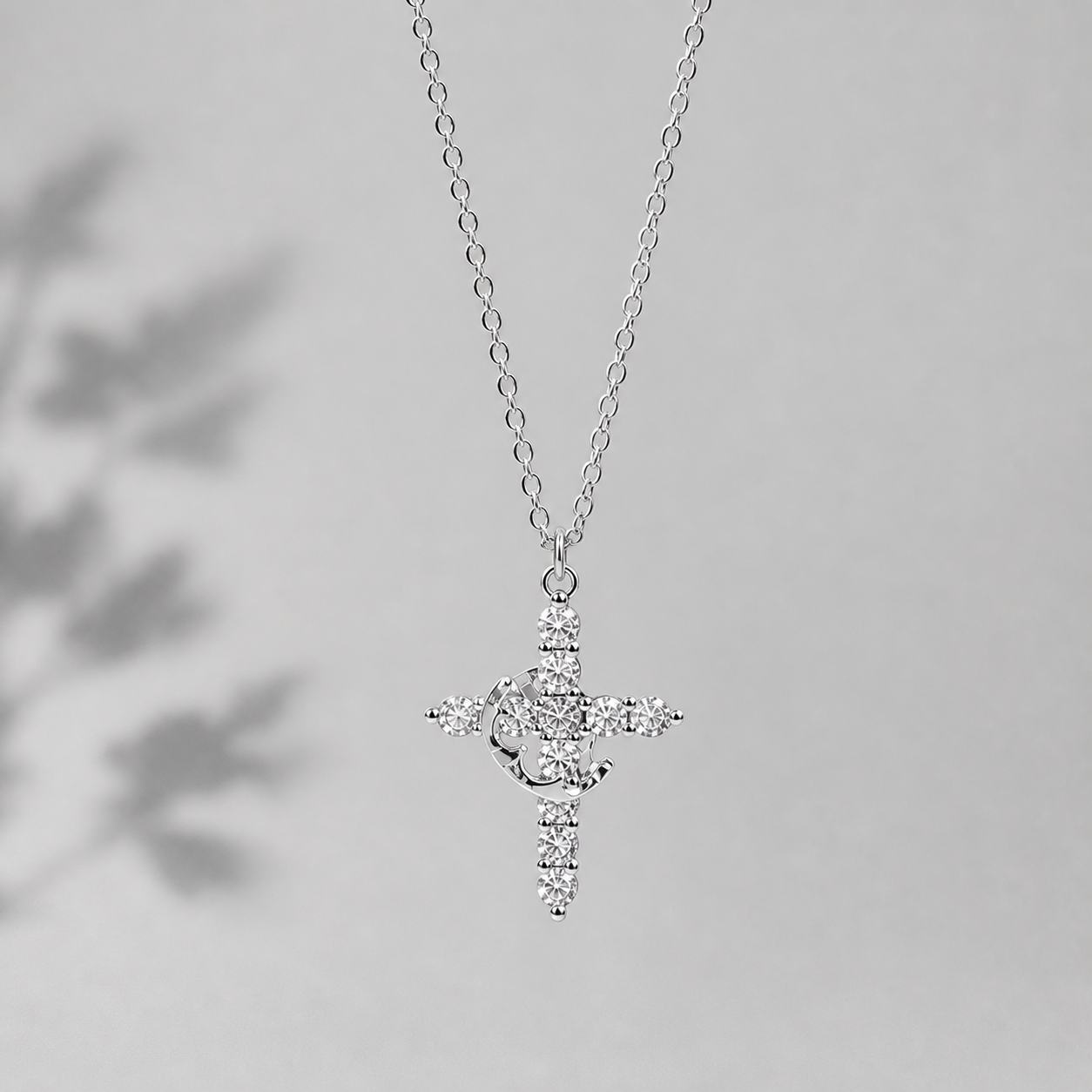 Collier Croix Couronne Élégante
