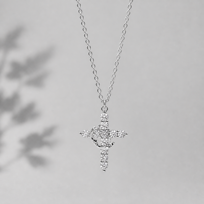 Collier Croix Couronne Élégante