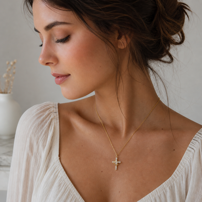 Collier Croix Couronne Élégante