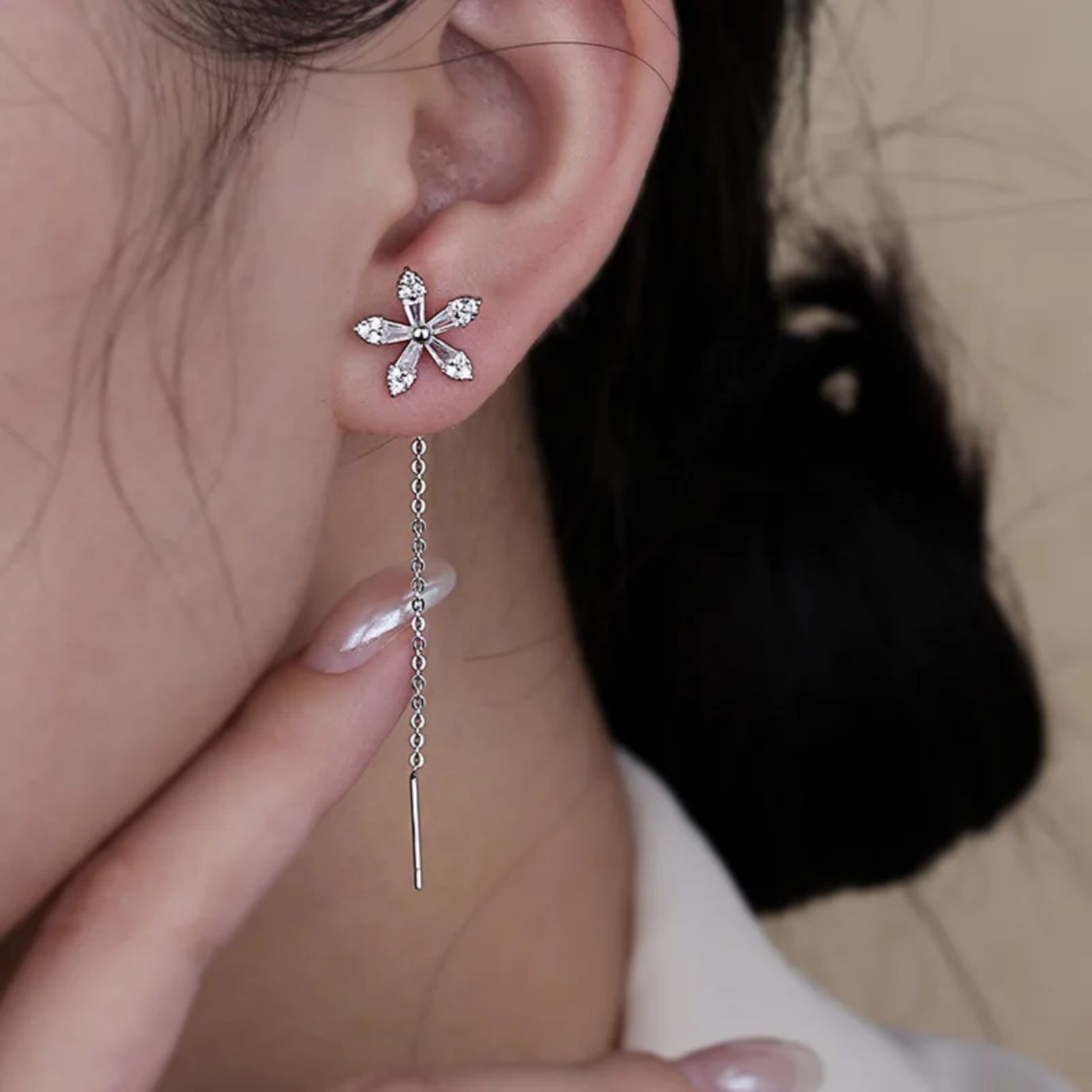 Boucles d’oreilles Fil Fleur Serties
