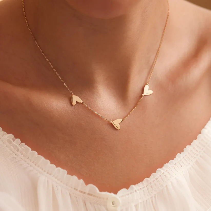 Collier personnalisé aux cœurs gravés