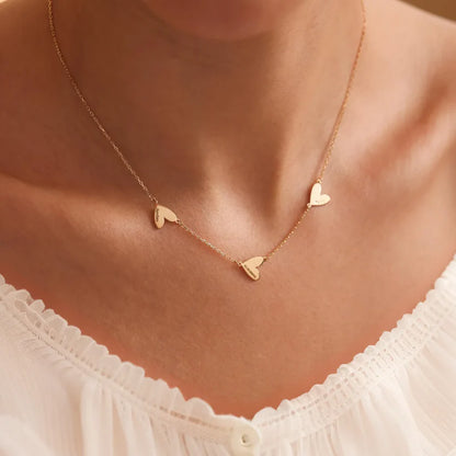 Collier personnalisé aux cœurs gravés