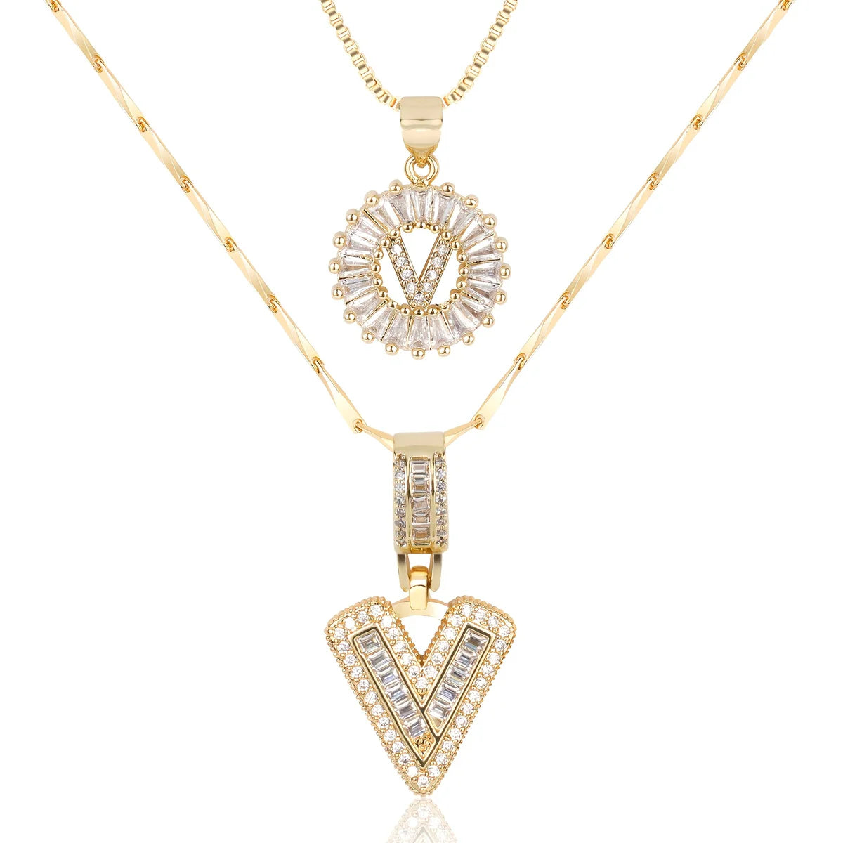 Colliers avec initiale en diamant