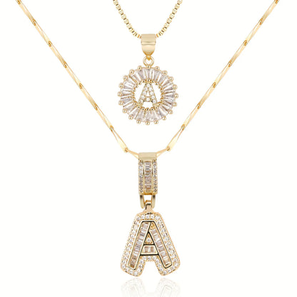 Colliers avec initiale en diamant