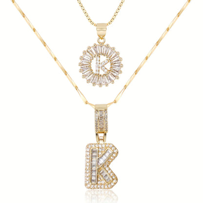 Colliers avec initiale en diamant