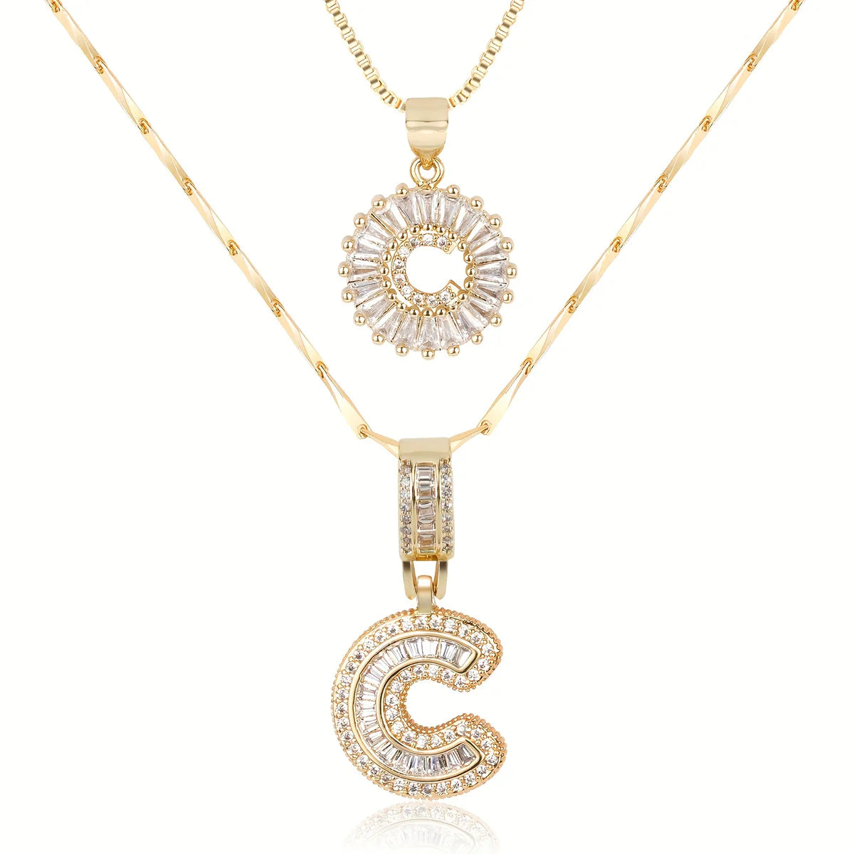 Colliers avec initiale en diamant
