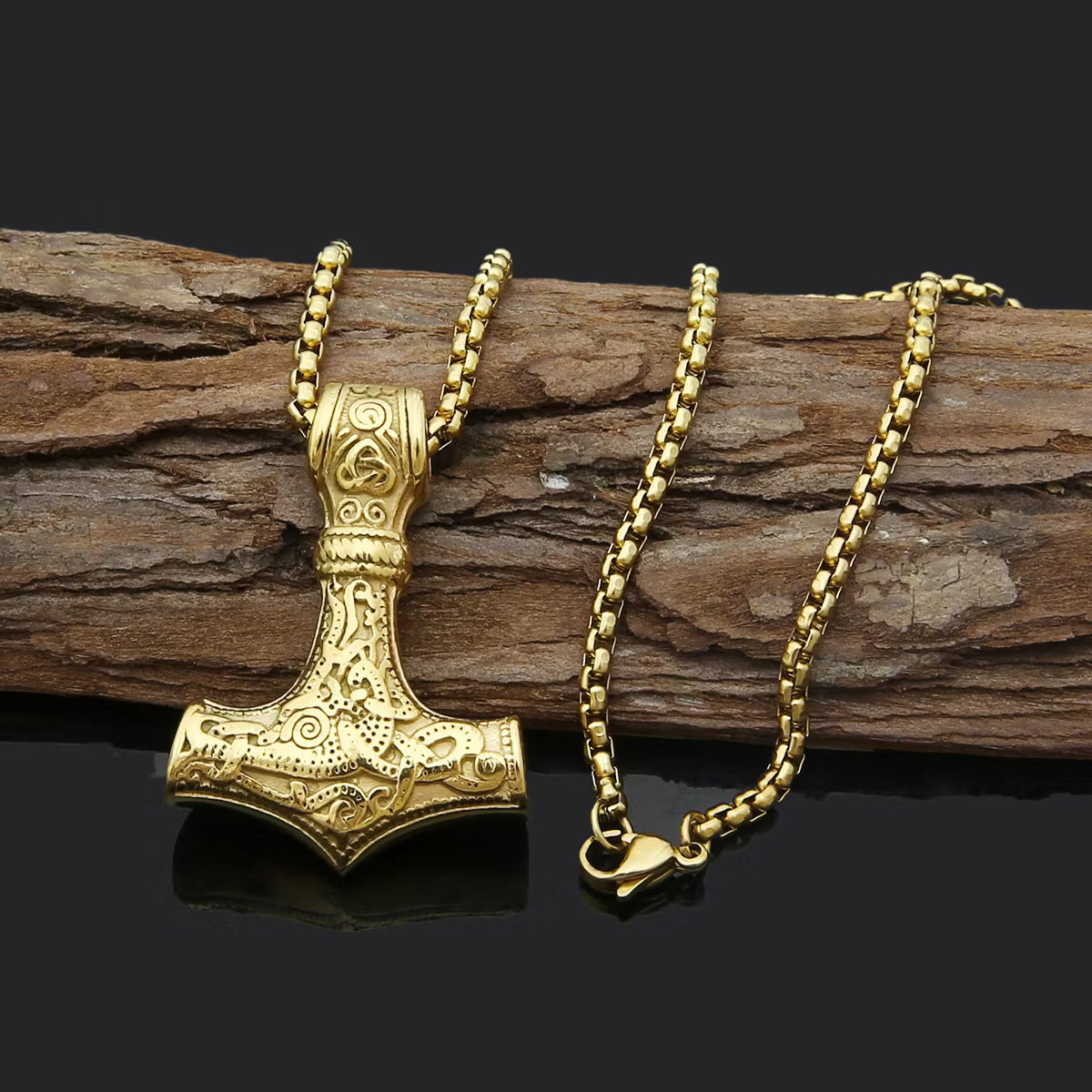 Collier Mjölnir doré gravé