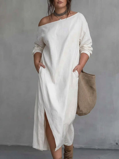 Robe Kaia à Épaules Dénudées avec Fente : Élégance Minimaliste Moderne