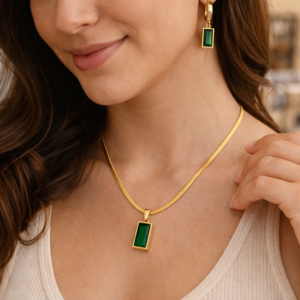 Parure Collier et Boucles d’Oreilles Pierre Verte