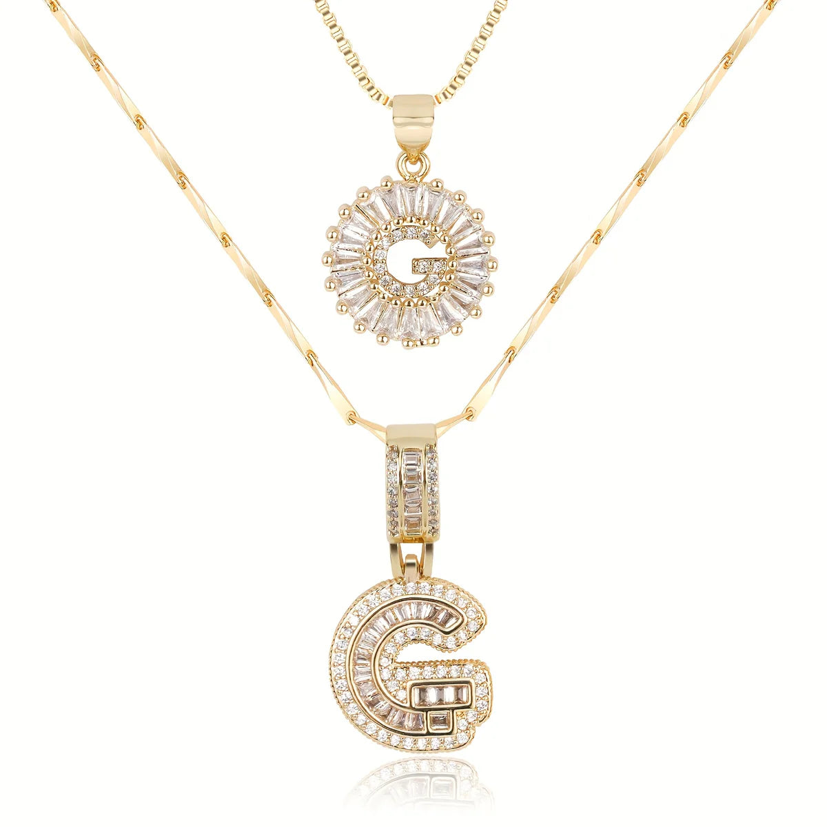 Colliers avec initiale en diamant