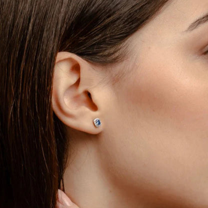 Boucles d'oreilles avec zircon ovale