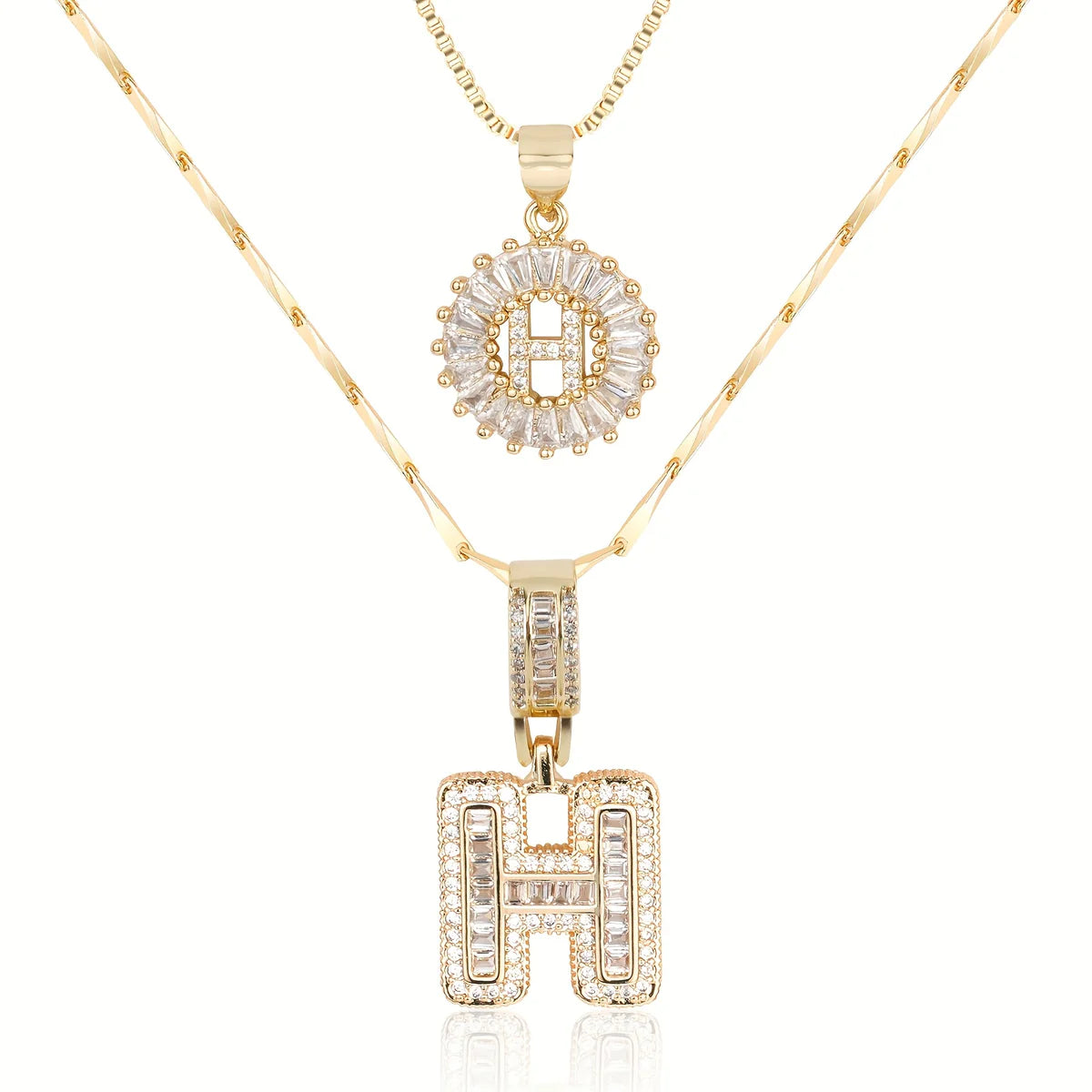 Colliers avec initiale en diamant