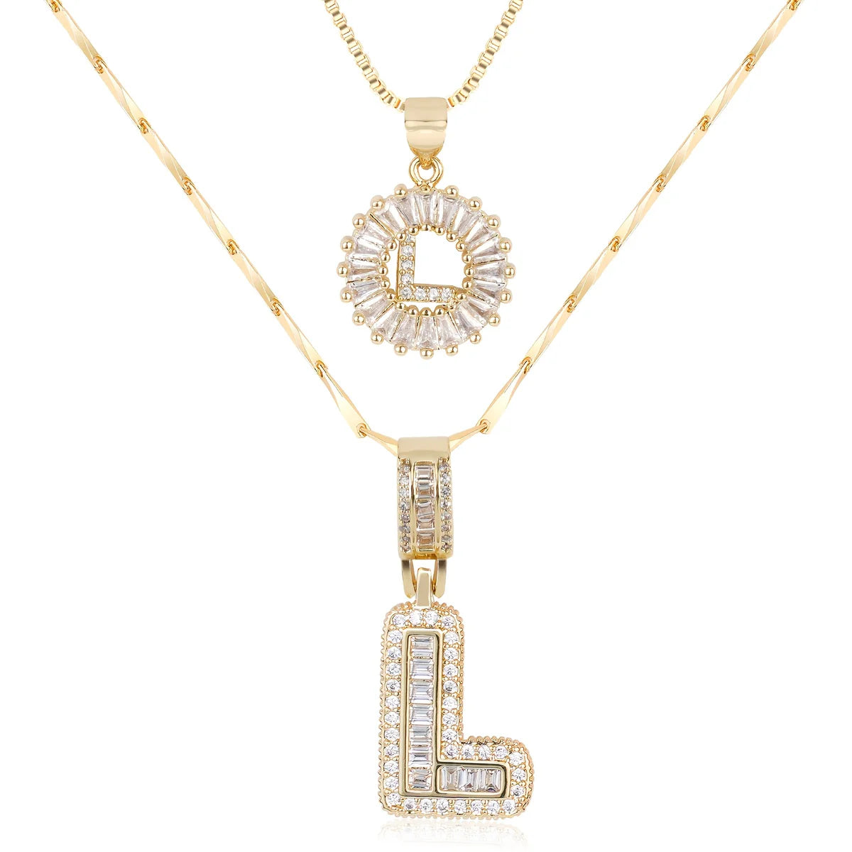 Colliers avec initiale en diamant