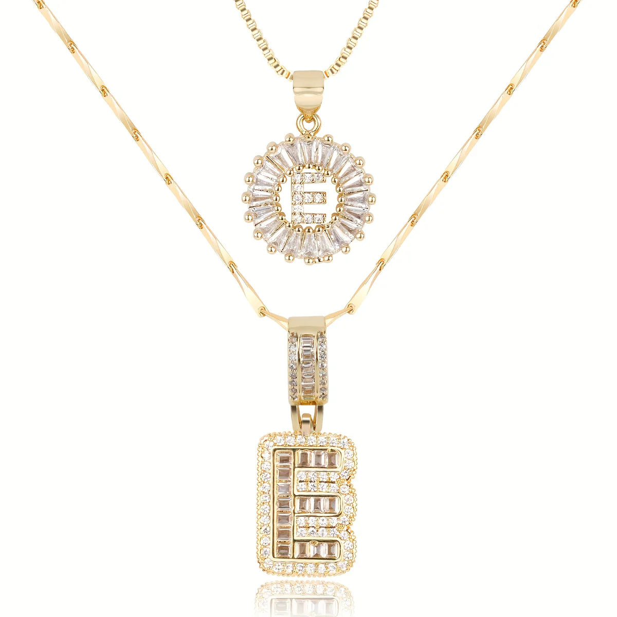 Colliers avec initiale en diamant