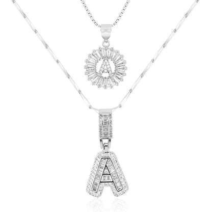 Colliers avec initiale en diamant