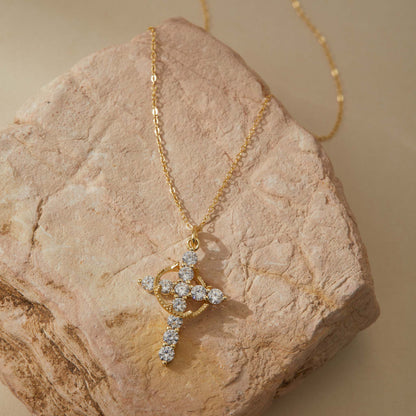 Collier Croix Couronne Élégante