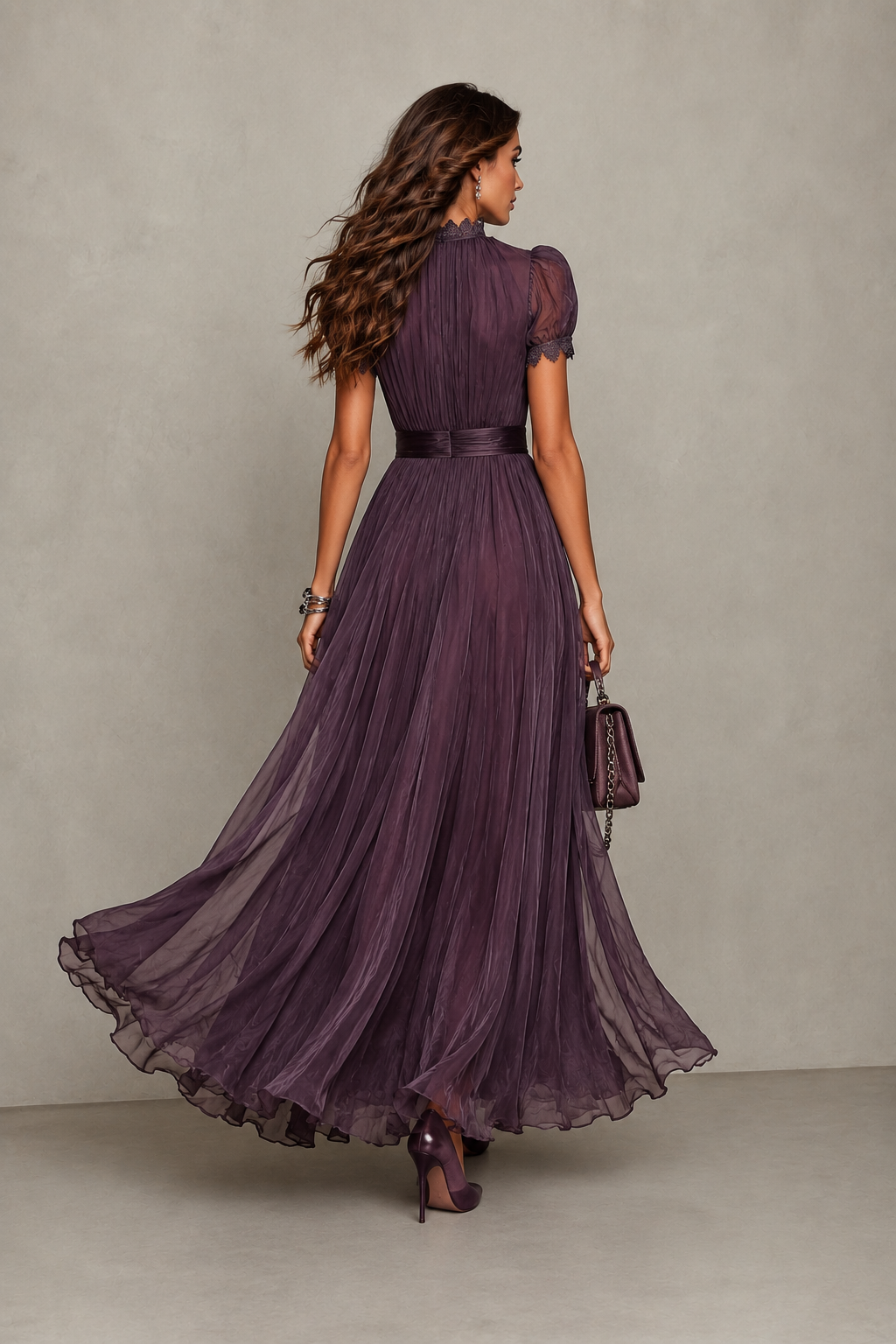 Adeline | Robe Maxi Plissée avec Détail en Dentelle