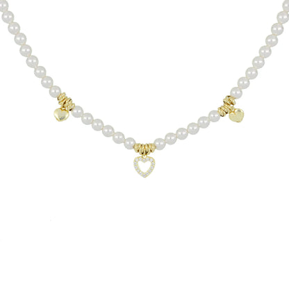 Collier de perles avec pendentif strass