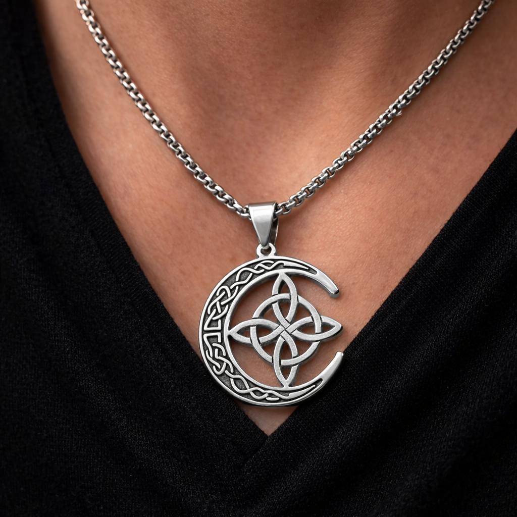 Collier Lune aux Entrelacs Celtiques