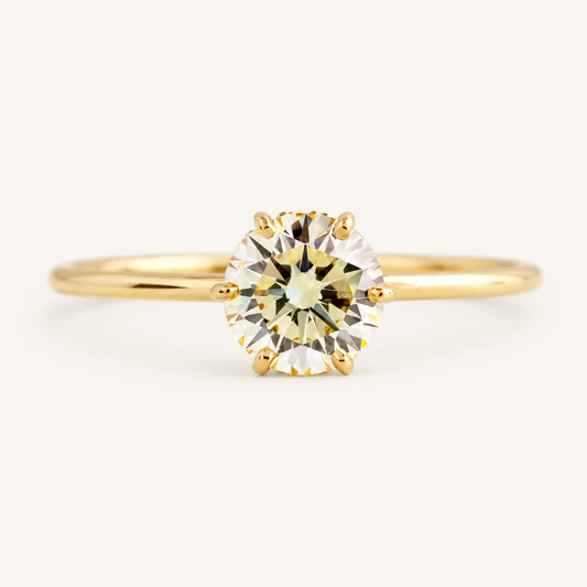 Bague en pierre dorée