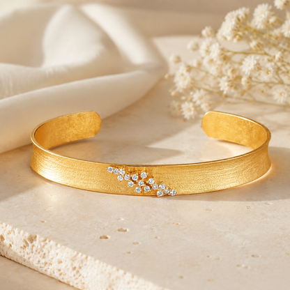 Bracelet manchette ouverte en or