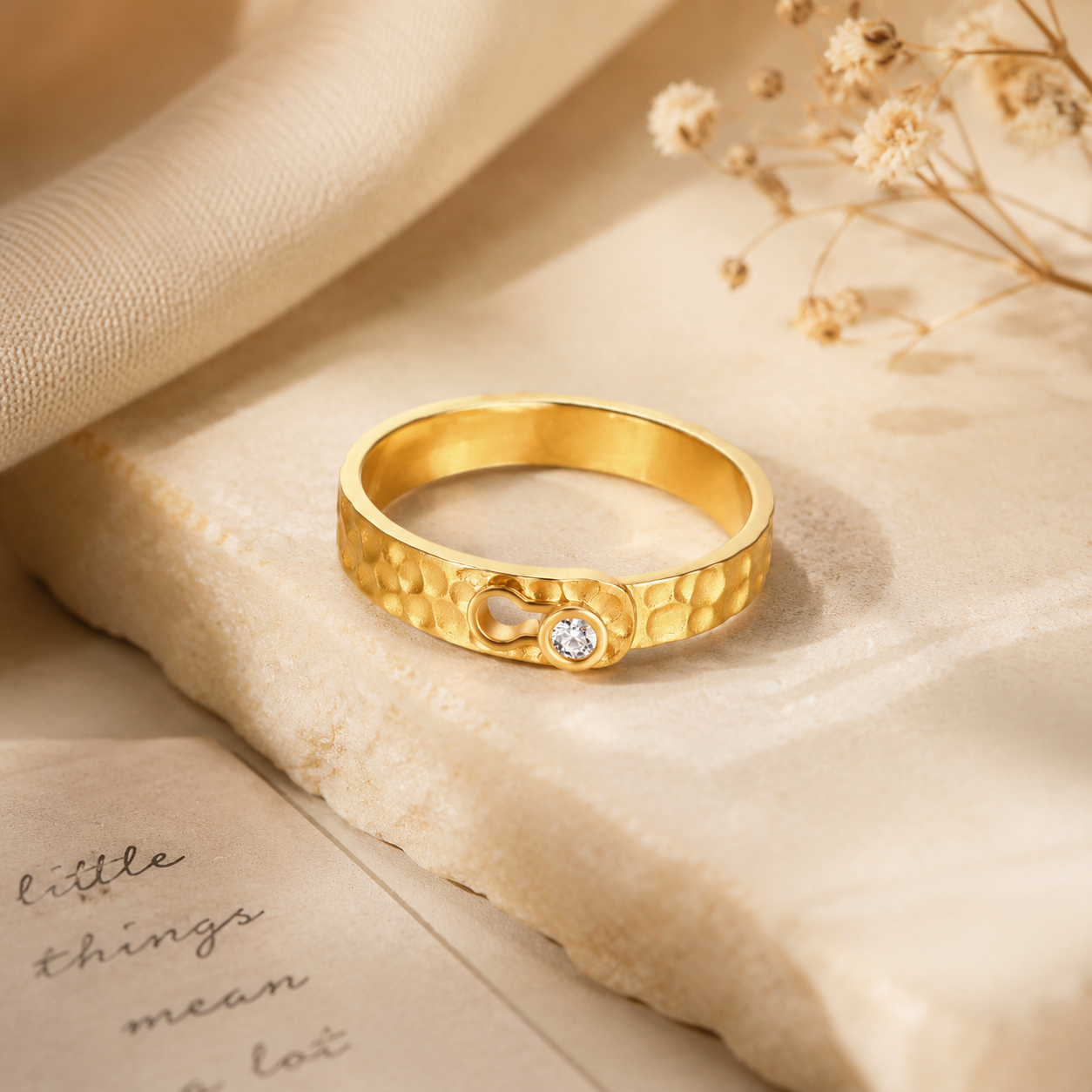 Bague en or entrelacée