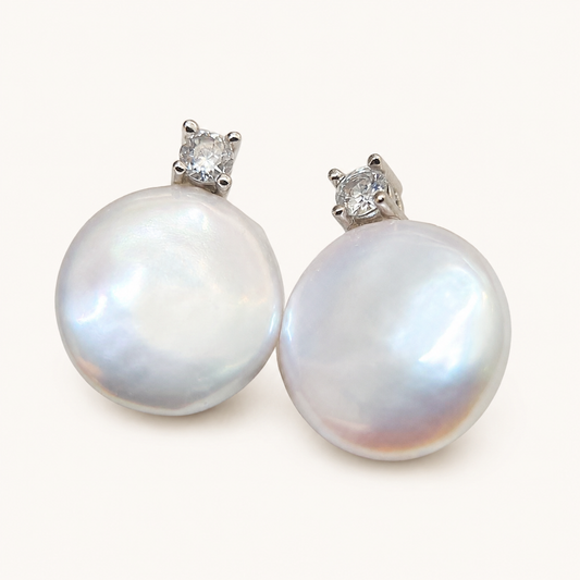 Boucles d'oreilles puces en perle et diamant