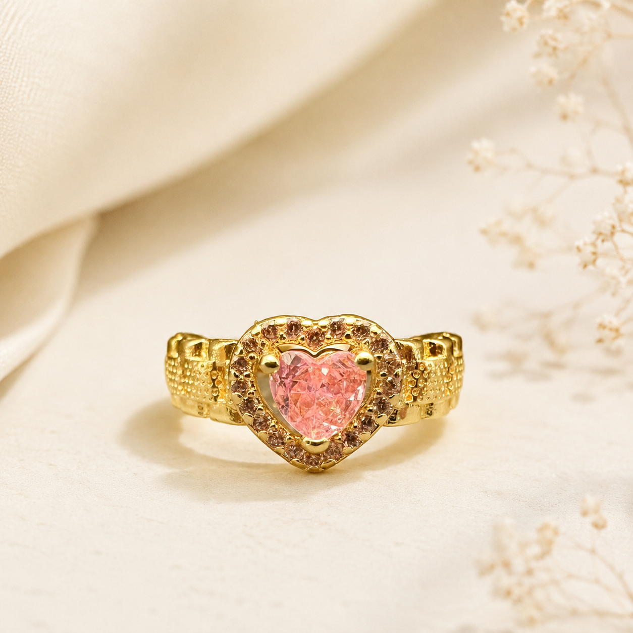 Bague en pierre précieuse rose en forme de cœur