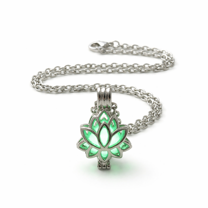 Collier Lotus Lumineux