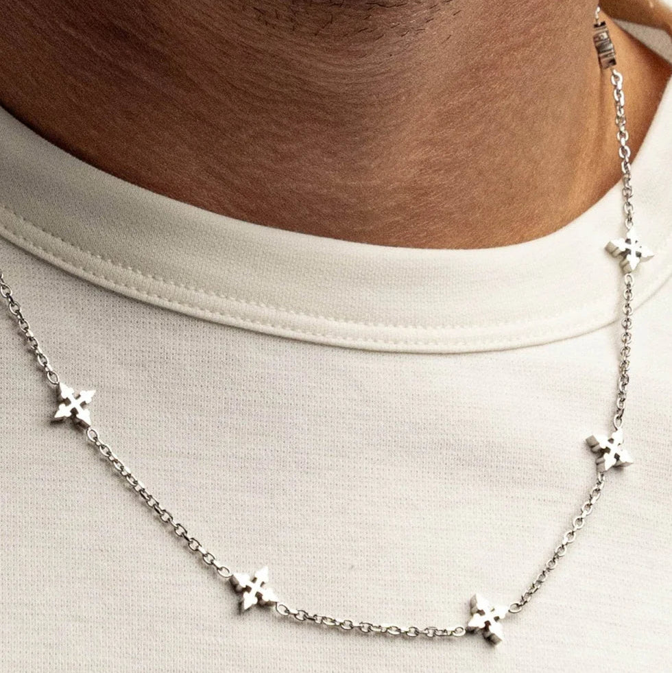 Collier Lune Ajustable Résistant