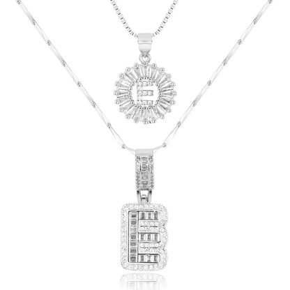 Colliers avec initiale en diamant