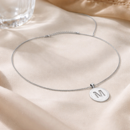 Collier Médaillon Initiale Élégant