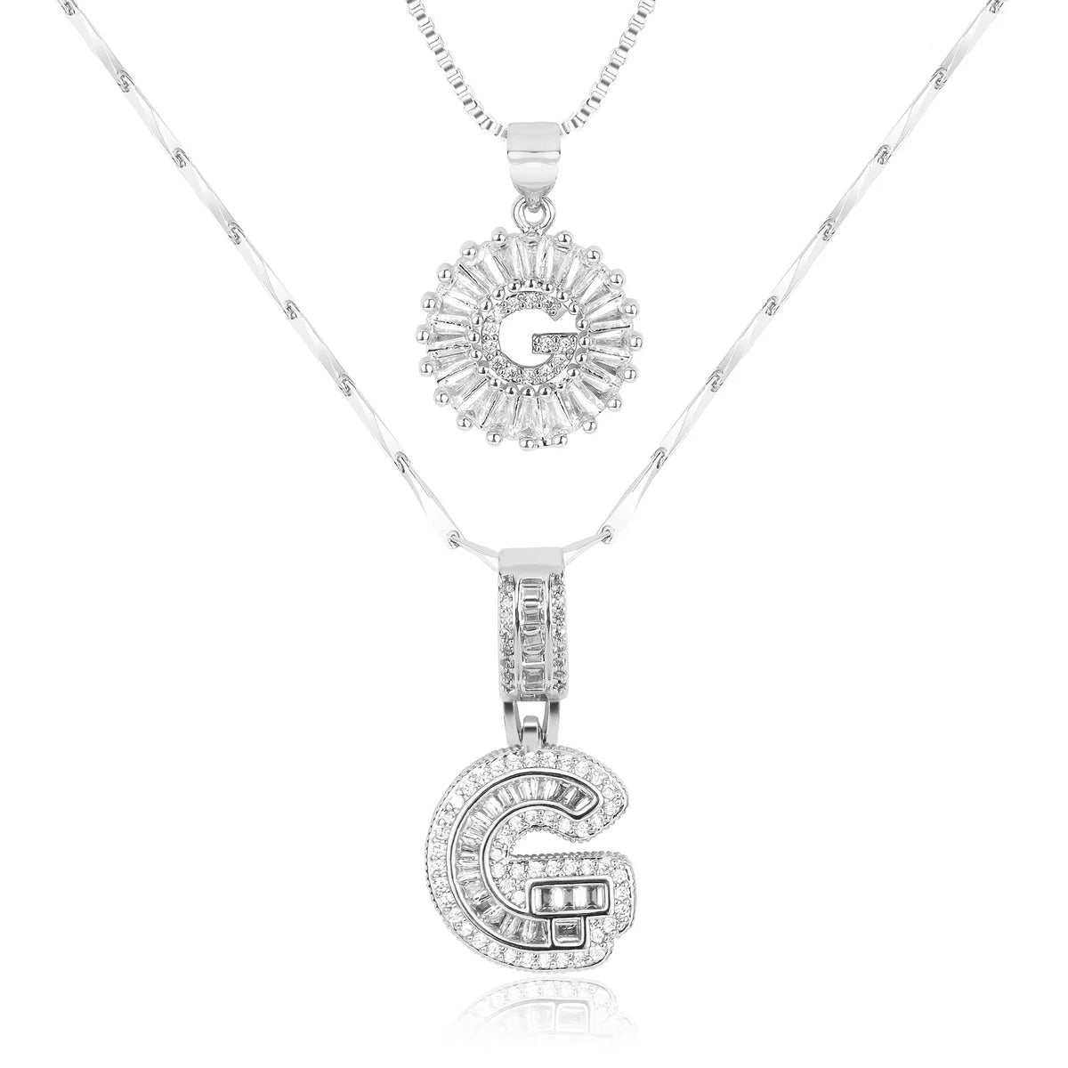 Colliers avec initiale en diamant