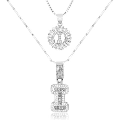 Colliers avec initiale en diamant
