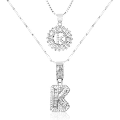 Colliers avec initiale en diamant