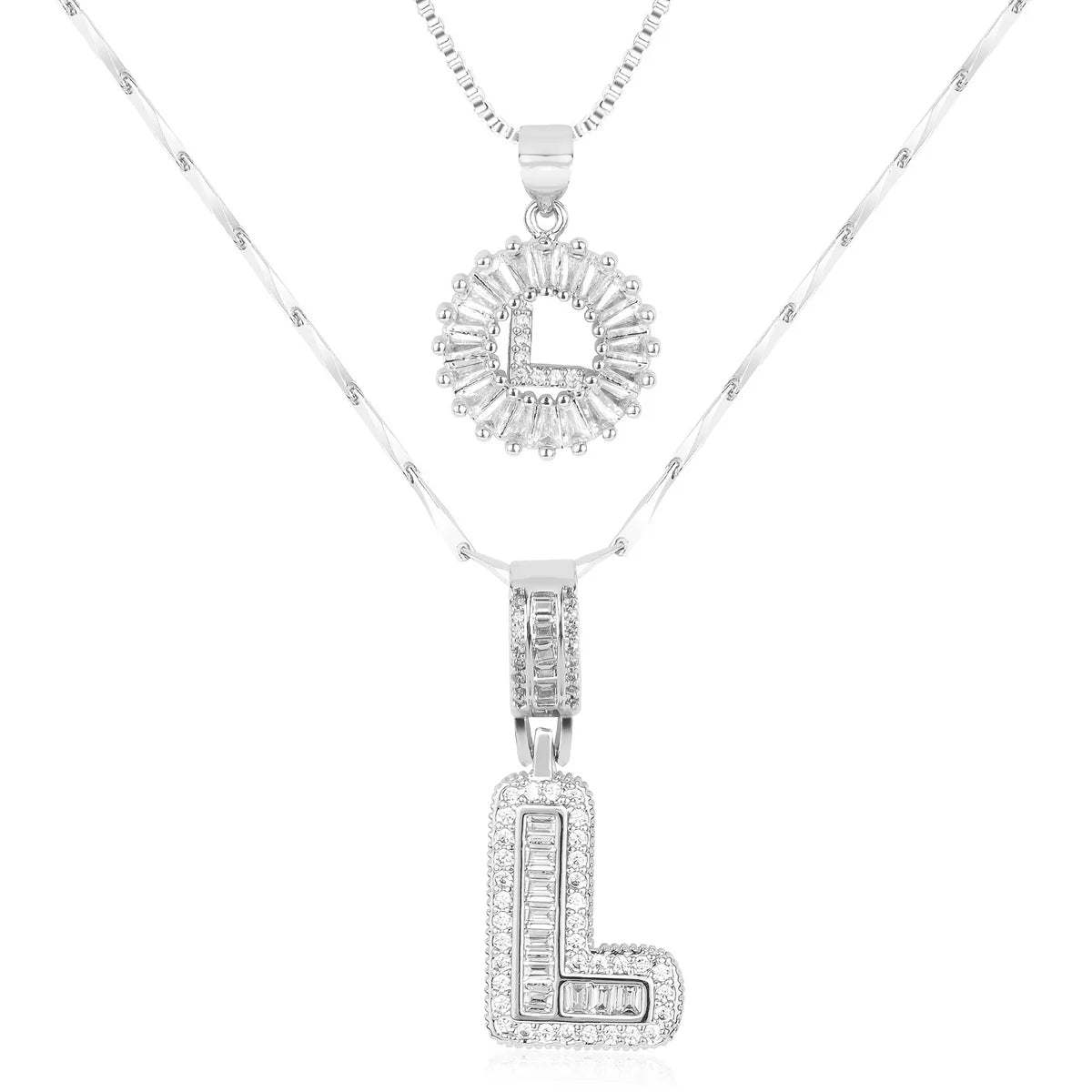 Colliers avec initiale en diamant
