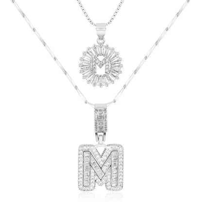 Colliers avec initiale en diamant