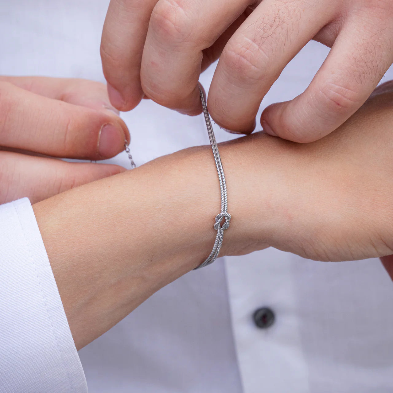 Bracelet Nœud d'Amour Élégant