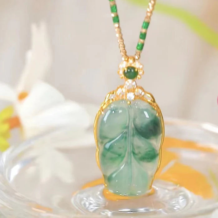 Collier Feuille en Naturelle Jade Vert