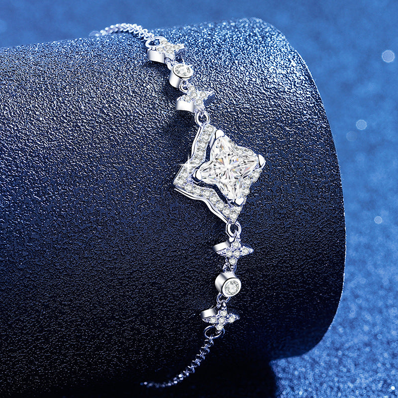 Bracelet Étoile Moissanite Lumineuse