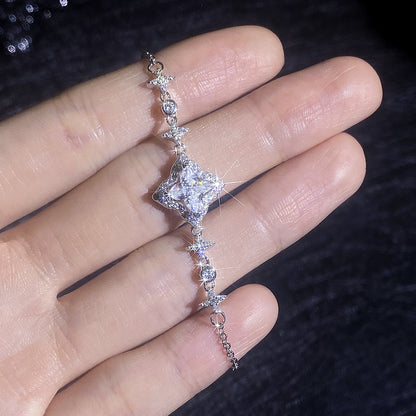Bracelet Étoile Moissanite Lumineuse