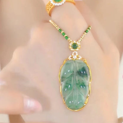Collier Feuille en Naturelle Jade Vert