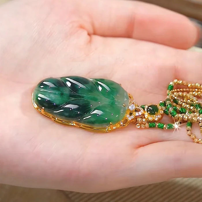 Collier Feuille en Naturelle Jade Vert