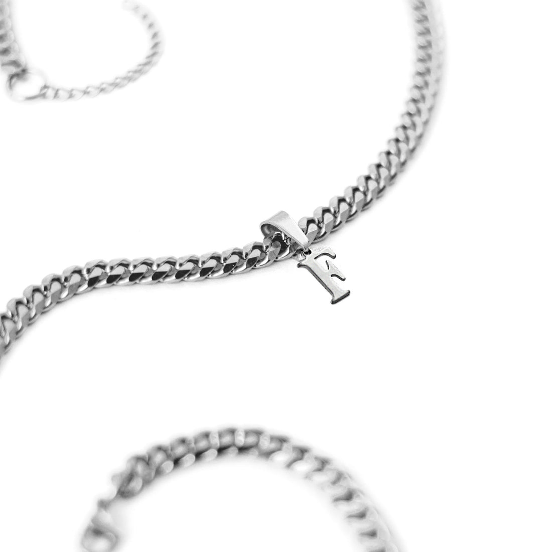 Minimaliste Cuban Initial Necklace